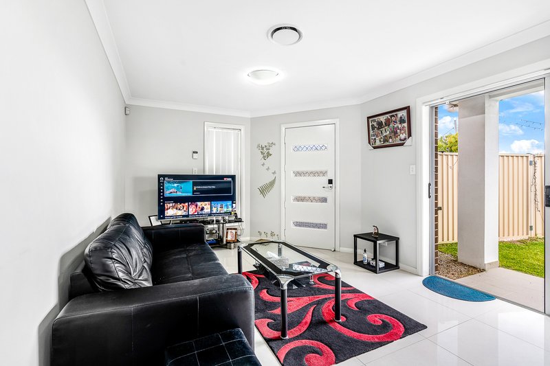 Photo - 3/18 Doonside Road, Doonside NSW 2767 - Image 2