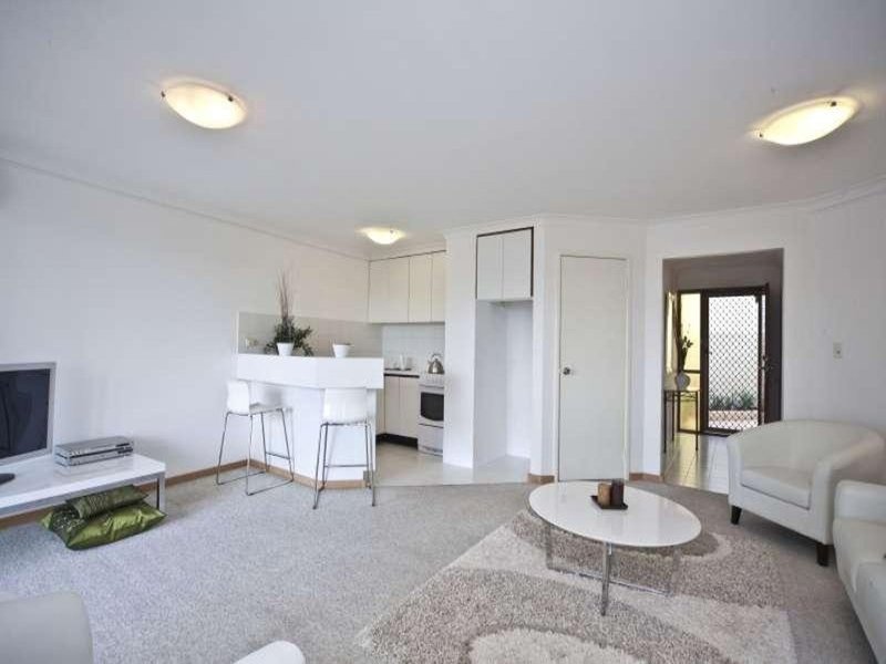 Photo - 3/18 Fogerthorpe Crescent, Maylands WA 6051 - Image 4