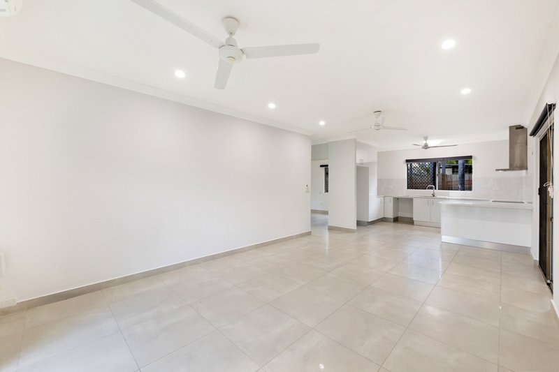 Photo - 3/18 Grassland Crescent, Leanyer NT 0812 - Image 5