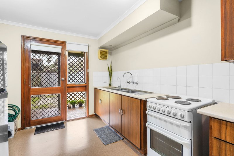 Photo - 3/18 Kennion Crescent, Para Hills West SA 5096 - Image 4
