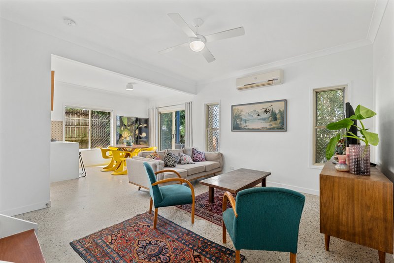 Photo - 3/18 Lockhart Street, Woolloongabba QLD 4102 - Image 2