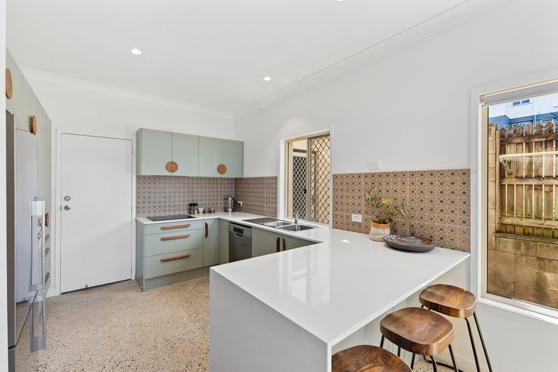 Photo - 3/18 Lockhart Street, Woolloongabba QLD 4102 - Image 3