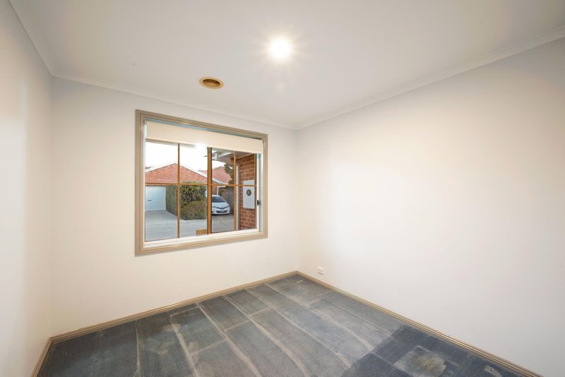 Photo - 3/18 Marou Place, Ngunnawal ACT 2913 - Image 11