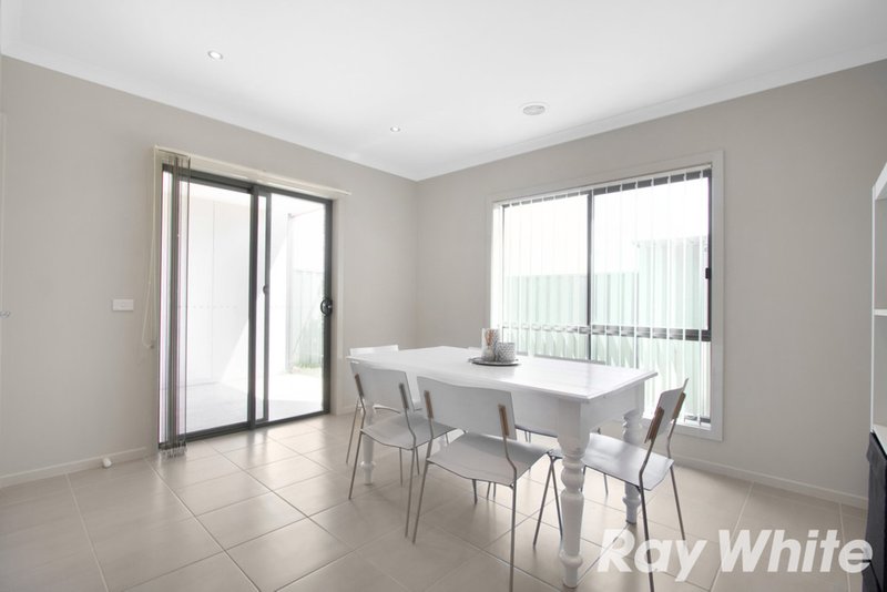 Photo - 3/180 Henry Road, Pakenham VIC 3810 - Image 5