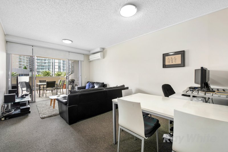 Photo - 318/1000 Ann Street, Fortitude Valley QLD 4006 - Image 4