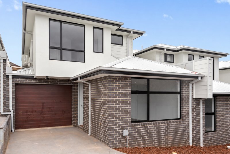 Photo - 3/185 Mount Pleasant Road, Highton VIC 3216 - Image 1