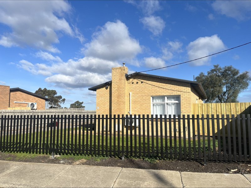 Photo - 3/19-115 Diggers Rest Coimadai Road, Diggers Rest VIC 3427 - Image 2