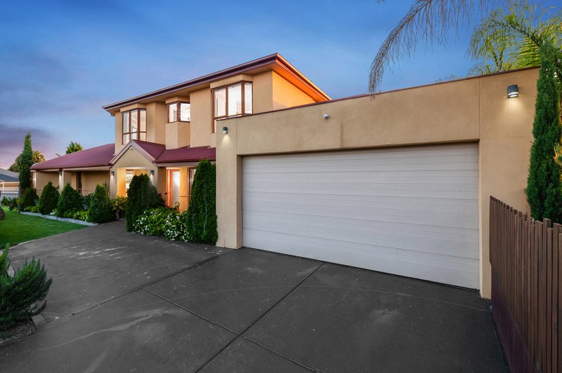 Photo - 319 Gordons Road, South Morang VIC 3752 - Image 3