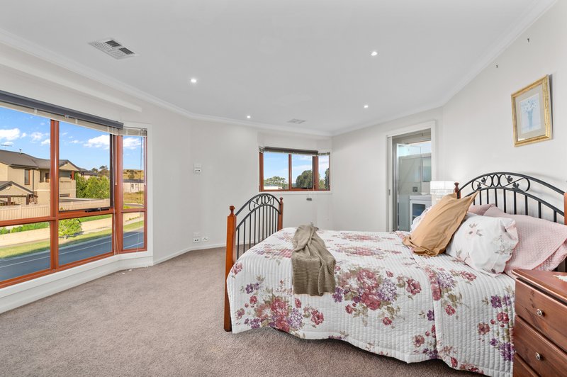 Photo - 319 Gordons Road, South Morang VIC 3752 - Image 13