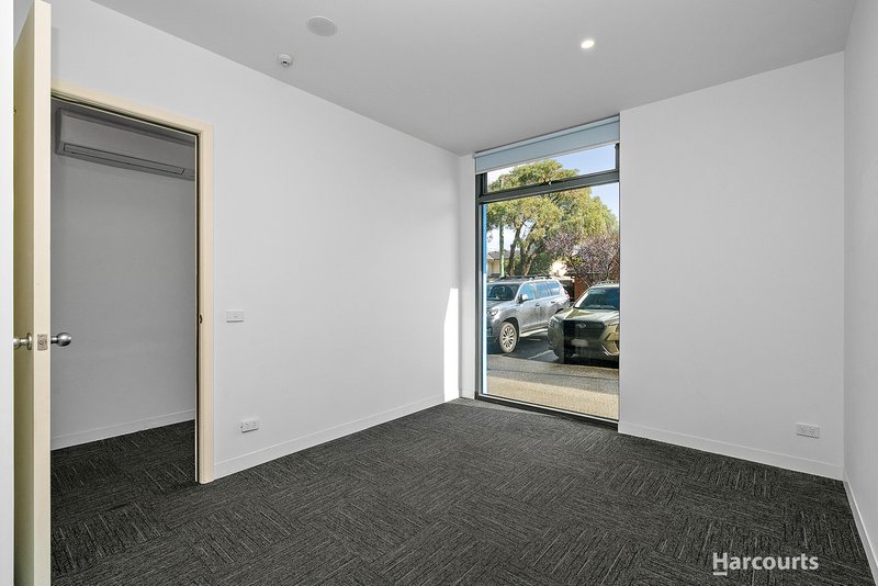 Photo - 3/19 Hutchinson Street, Burwood East VIC 3151 - Image 3