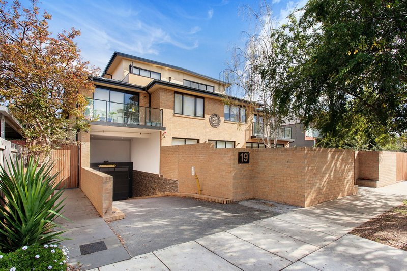 Photo - 3/19 Lillimur Road, Ormond VIC 3204 - Image 1