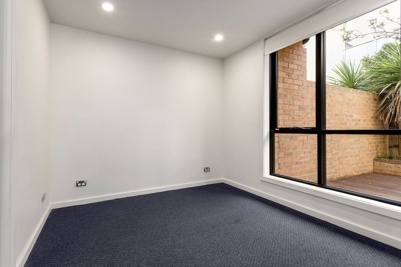 Photo - 3/19 Lillimur Road, Ormond VIC 3204 - Image 3