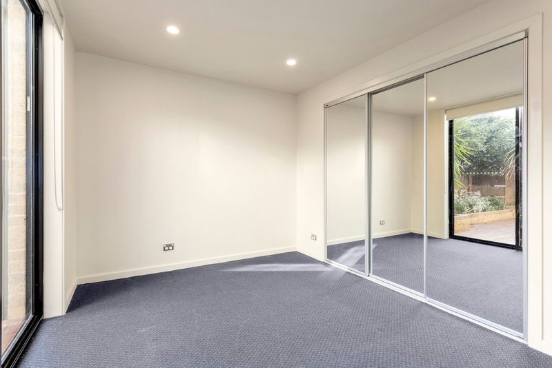 Photo - 3/19 Lillimur Road, Ormond VIC 3204 - Image 4