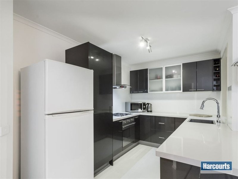 Photo - 319 Ormond Rd , Narre Warren South VIC 3805 - Image 2