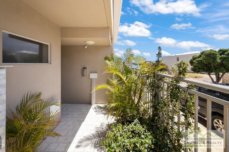 Photo - 3/19 Penzance Terrace, Mindarie WA 6030 - Image 4