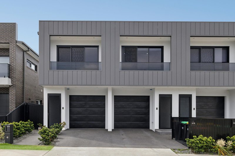 Photo - 3/19 Thompson Avenue, Moorebank NSW 2170 - Image 1