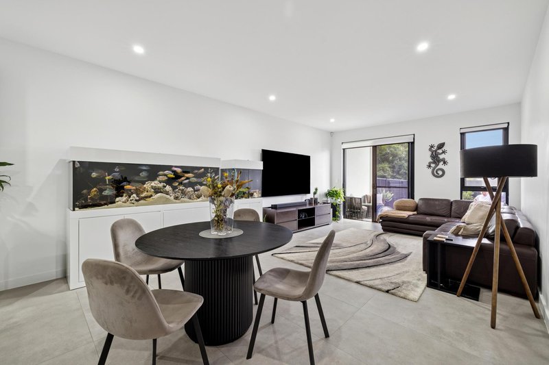 Photo - 3/19 Thompson Avenue, Moorebank NSW 2170 - Image 4