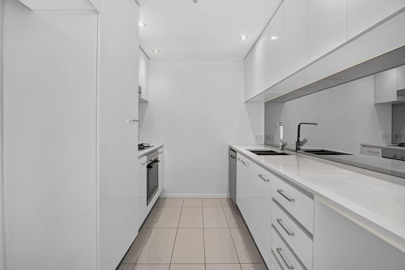 Photo - 319/19 Imperial Parade, Labrador QLD 4215 - Image 6
