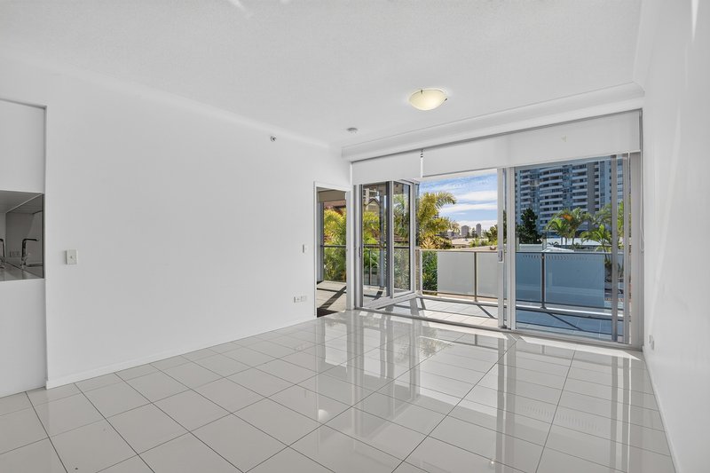 Photo - 319/19 Imperial Parade, Labrador QLD 4215 - Image 9