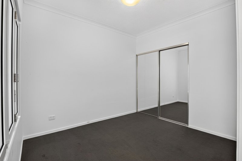 Photo - 319/19 Imperial Parade, Labrador QLD 4215 - Image 14