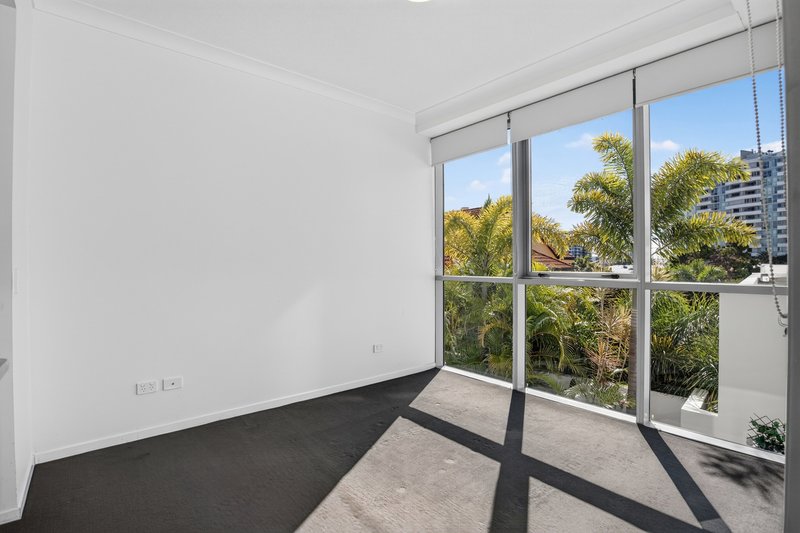 Photo - 319/19 Imperial Parade, Labrador QLD 4215 - Image 15