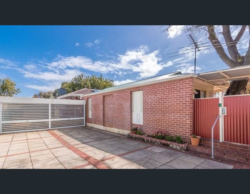 Photo - 31A Allinson Drive, Girrawheen WA 6064 - Image 1