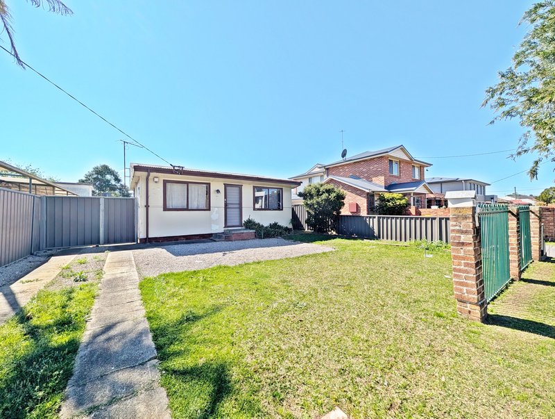 Photo - 31a Edensor Road, Cabramatta West NSW 2166 - Image 1