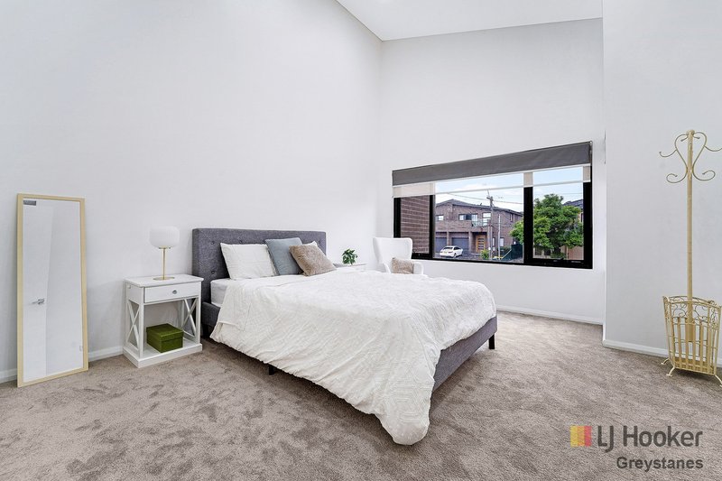 Photo - 31A Fairfield Road, Woodpark NSW 2164 - Image 6