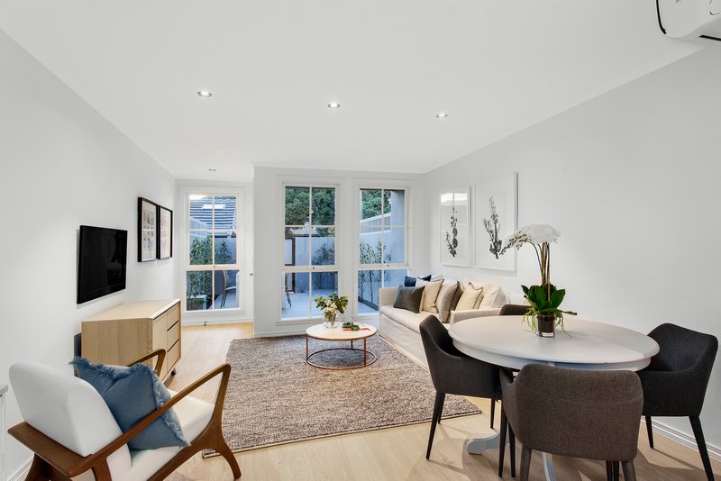 Photo - 3/1A Kokaribb Road, Carnegie VIC 3163 - Image 2