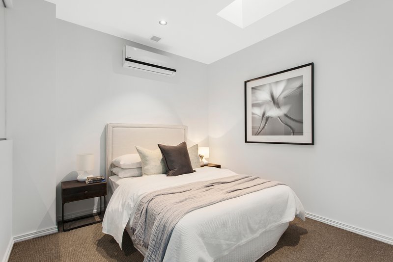 Photo - 3/1A Kokaribb Road, Carnegie VIC 3163 - Image 12