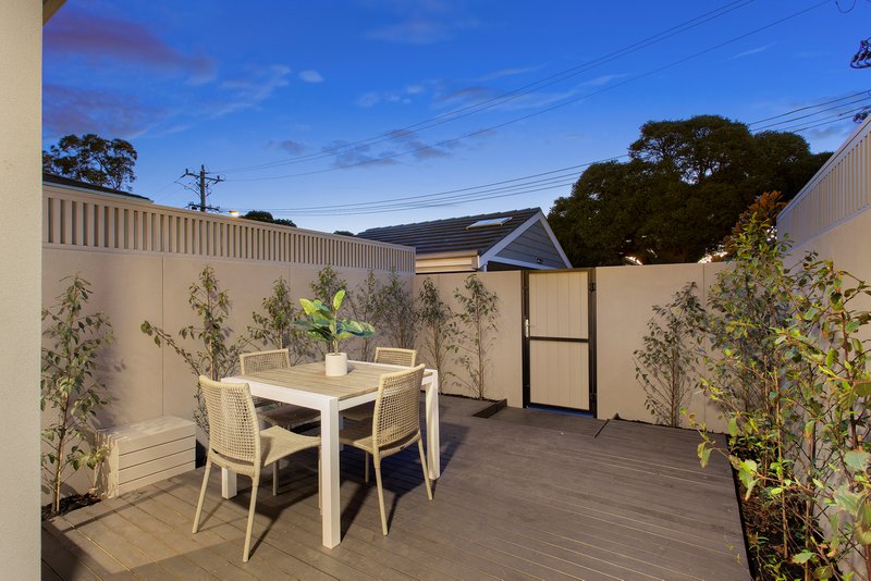 Photo - 3/1A Kokaribb Road, Carnegie VIC 3163 - Image 13