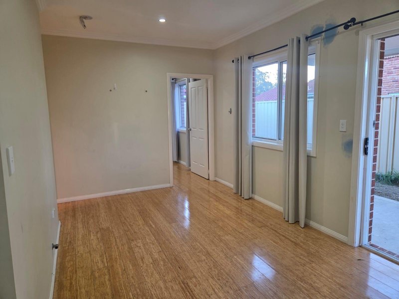 Photo - 31a Lorikeet Crescent, Green Valley NSW 2168 - Image 2