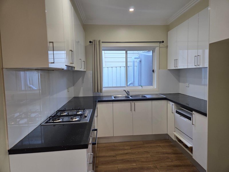Photo - 31a Lorikeet Crescent, Green Valley NSW 2168 - Image 4