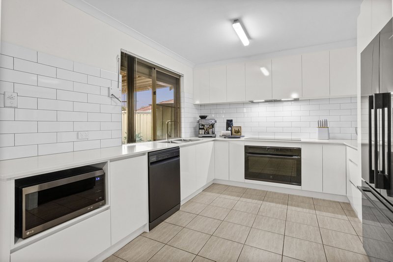 Photo - 31A Moreton Crescent, Warnbro WA 6169 - Image 5