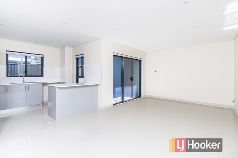 Photo - 3/1A Premier Lane, Rooty Hill NSW 2766 - Image 2