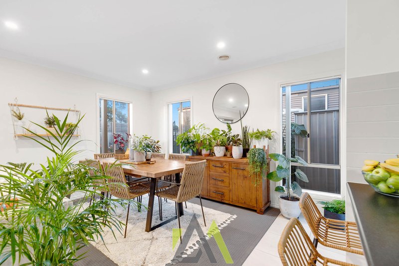 Photo - 31B Bouvardia Crescent, Frankston North VIC 3200 - Image 5