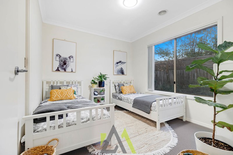 Photo - 31B Bouvardia Crescent, Frankston North VIC 3200 - Image 11