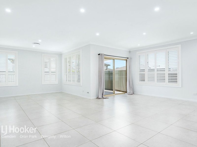 Photo - 31b Evans Street, Oran Park NSW 2570 - Image 3