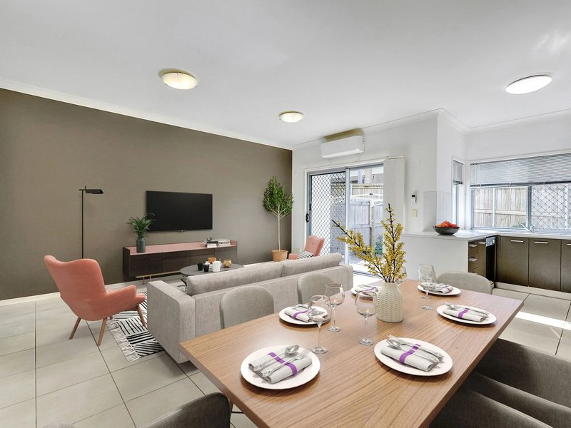 Photo - 3/2-10 Cascade Drive, Underwood QLD 4119 - Image 1