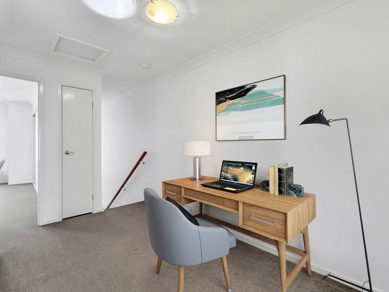 Photo - 3/2-10 Cascade Drive, Underwood QLD 4119 - Image 5