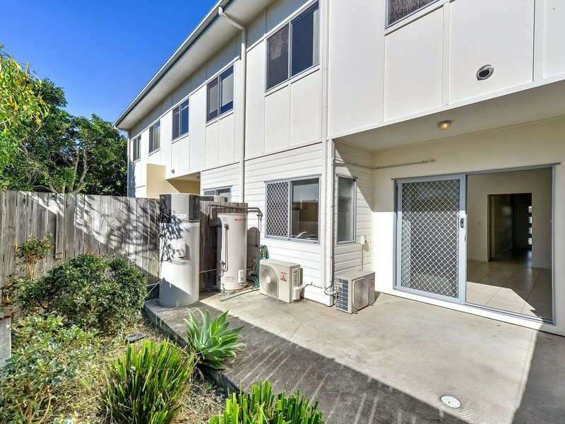 Photo - 3/2-10 Cascade Drive, Underwood QLD 4119 - Image 7