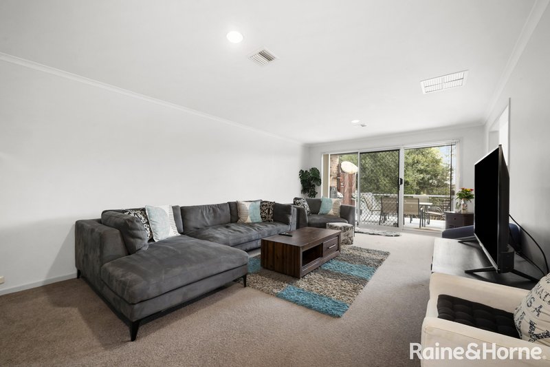 Photo - 3/2-18 Furlong Road, Queanbeyan NSW 2620 - Image 2