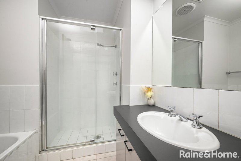 Photo - 3/2-18 Furlong Road, Queanbeyan NSW 2620 - Image 9