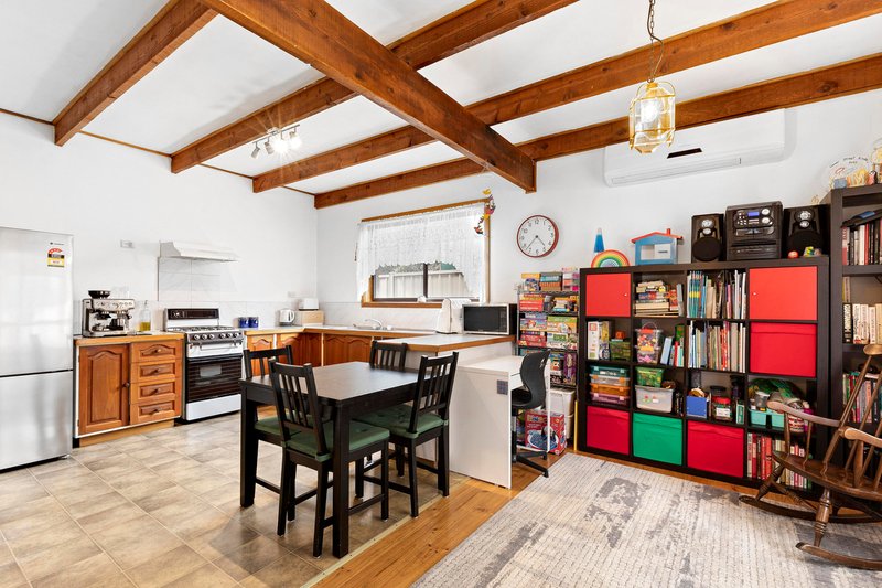 Photo - 32 & 32a Fulham Grove, Reservoir VIC 3073 - Image 4