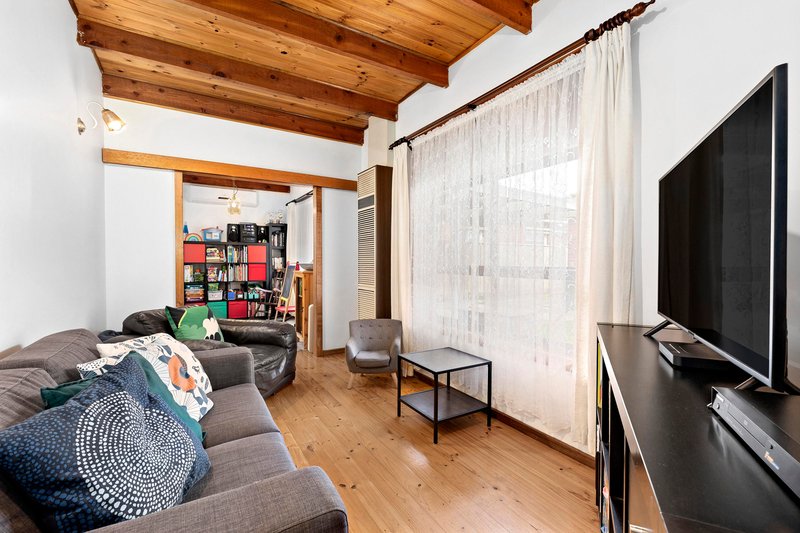 Photo - 32 & 32a Fulham Grove, Reservoir VIC 3073 - Image 7