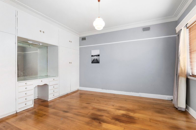 Photo - 32 & 32a Fulham Grove, Reservoir VIC 3073 - Image 10