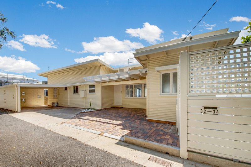 Photo - 32-34 Auckland Street, Gladstone Central QLD 4680 - Image 2