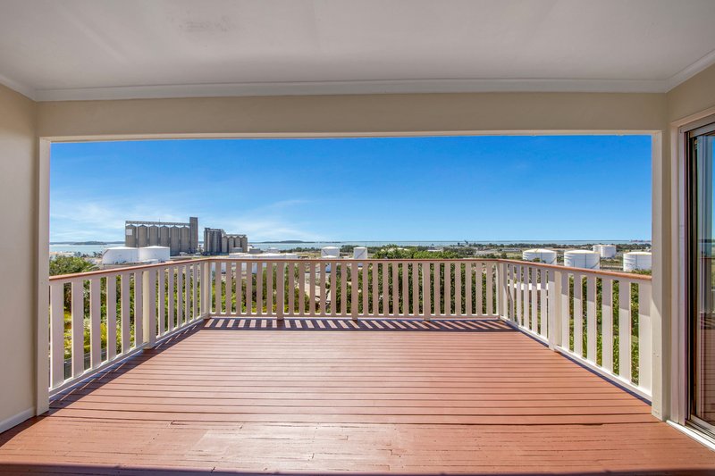 Photo - 32-34 Auckland Street, Gladstone Central QLD 4680 - Image 7