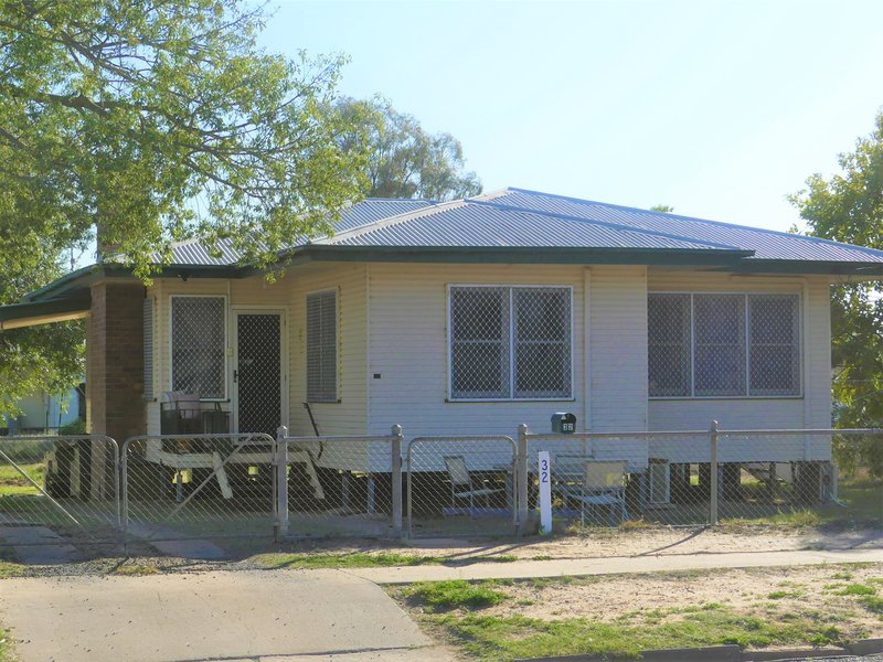 Photo - 32-34 Emma Street, Cunnamulla QLD 4490 - Image