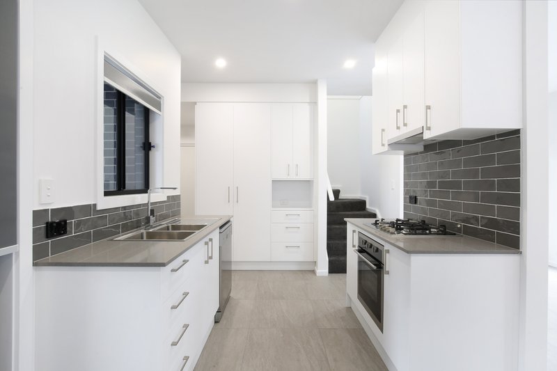 Photo - 3/2-4 Finlayson Street, Wollongong NSW 2500 - Image 3